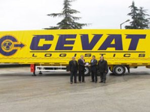 Cevat Nakliyat-Flotte erneuert die Anhänger mit Otokar.